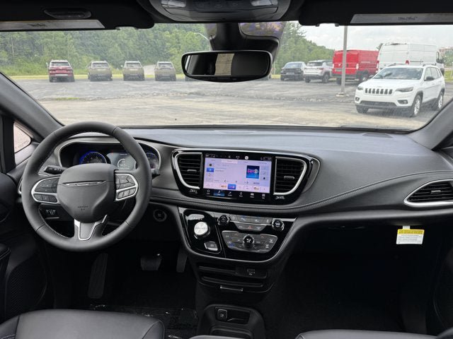 New 2027 Chrysler Pacifica Select FWD image 15