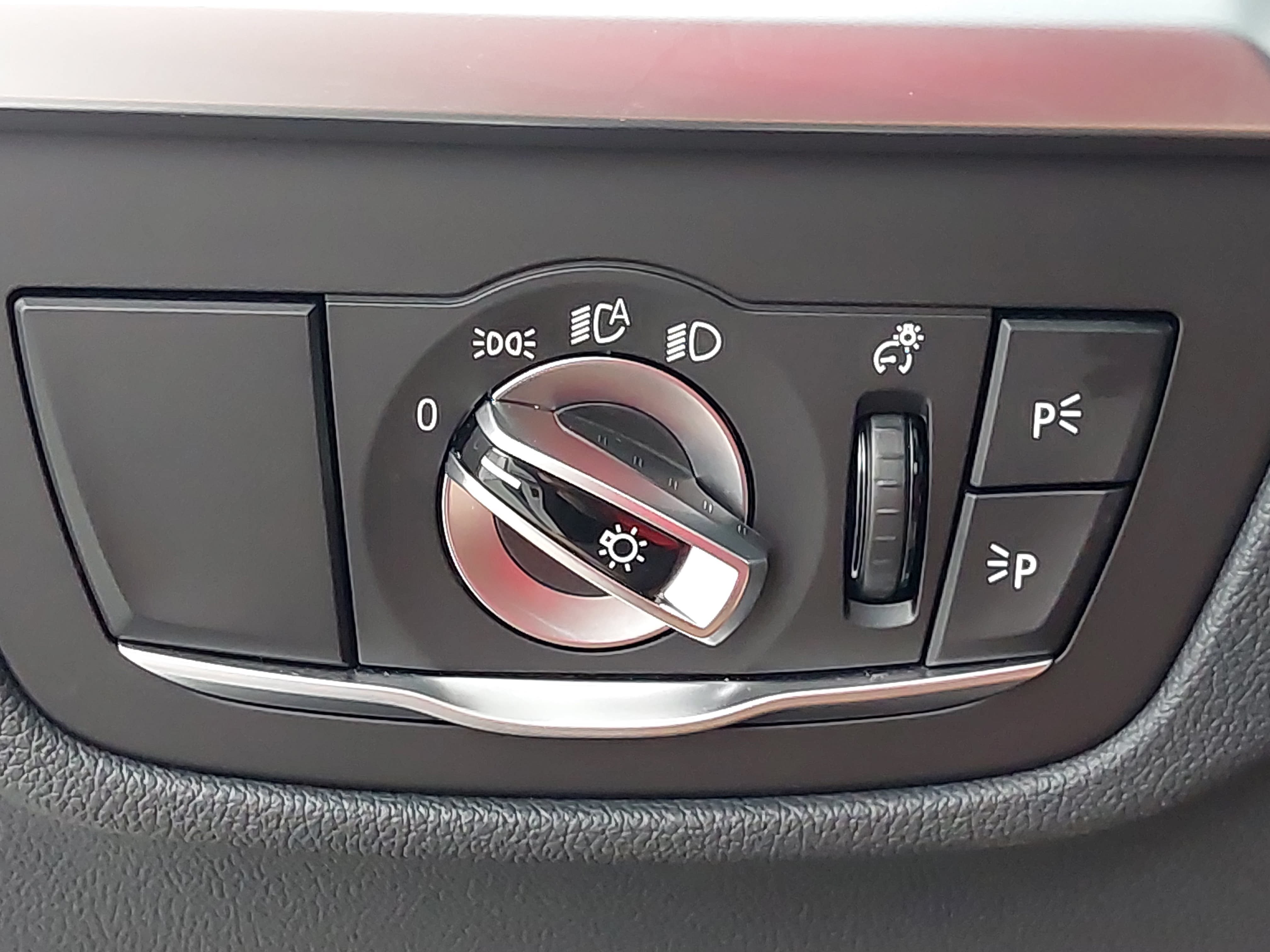 Used 2024 BMW X3 sDrive30i w/ Premium Package w/ZPA RWD image 28