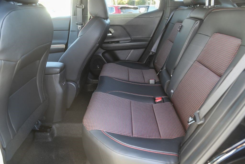 New 2026 Nissan Kicks SR FWD image 33