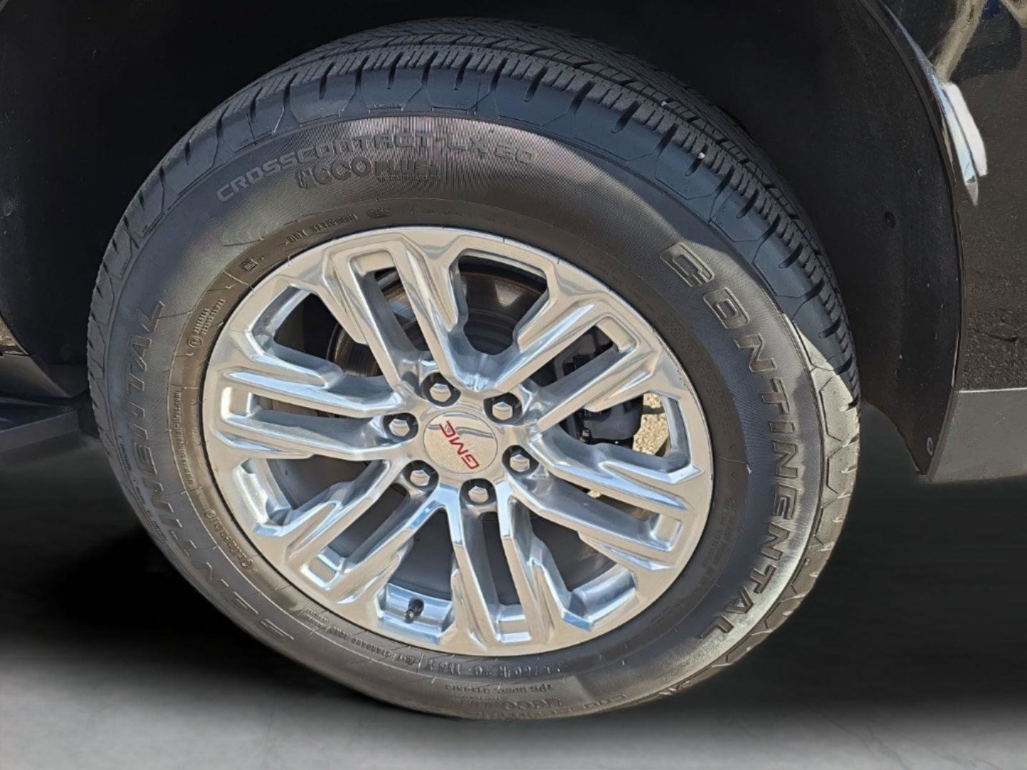 Used 2022 GMC Yukon SLT w/ SLT Premium Package image 11