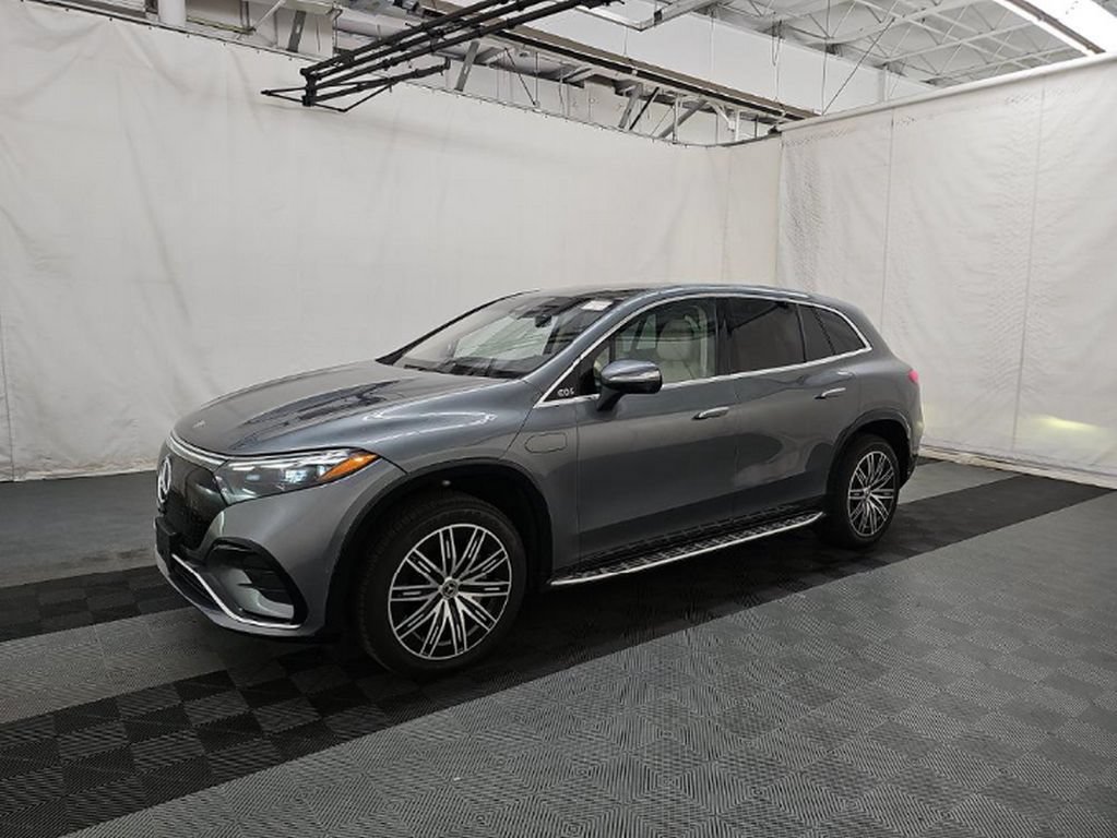 Used 2023 Mercedes-Benz EQS 580 4MATIC SUV image 2
