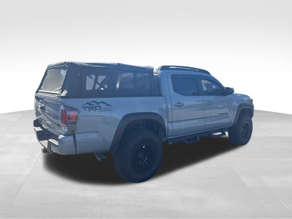 Used 2019 Toyota Tacoma TRD Off-Road AWD/4WD image 4