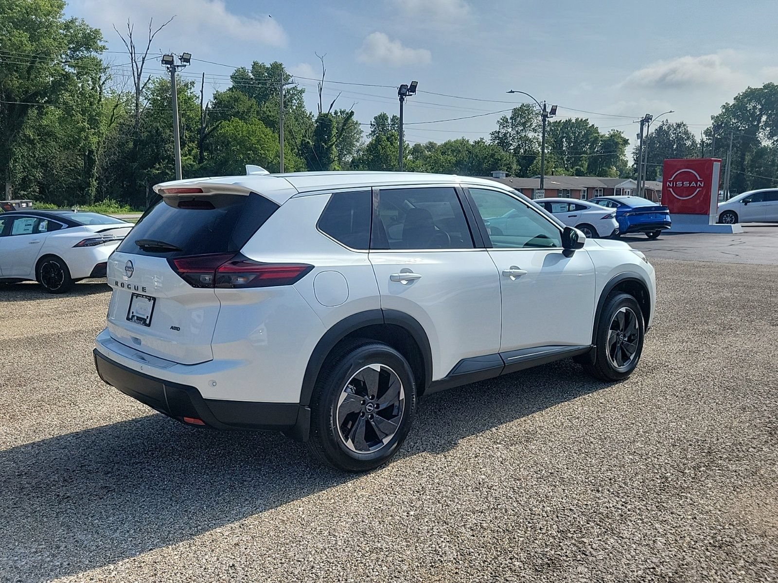 Certified 2026 Nissan Rogue SV AWD/4WD image 3