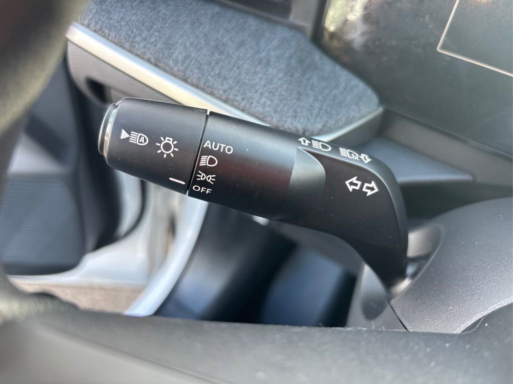 Certified 2025 Nissan Kicks SV image 24