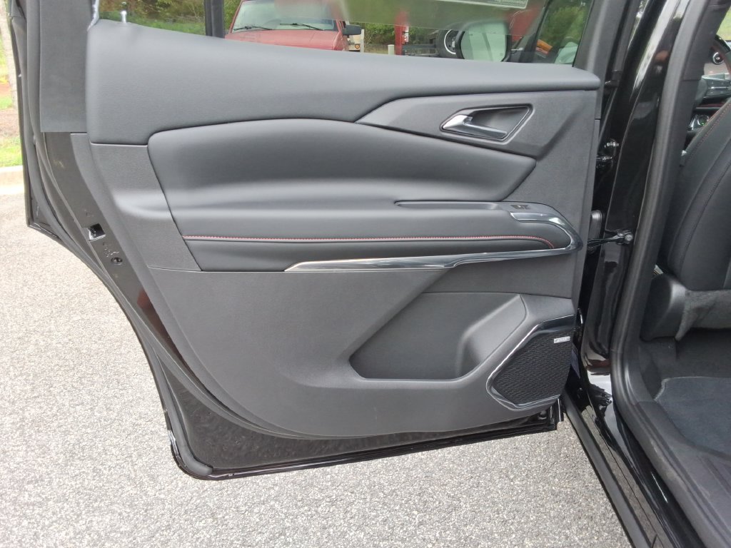 New 2027 Chevrolet Traverse RS FWD image 15