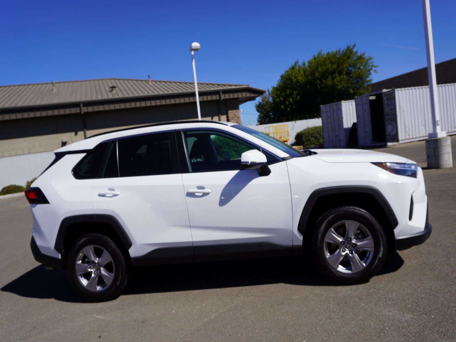 Used 2025 Toyota RAV4 XLE w/ Weather Package AWD/4WD image 4