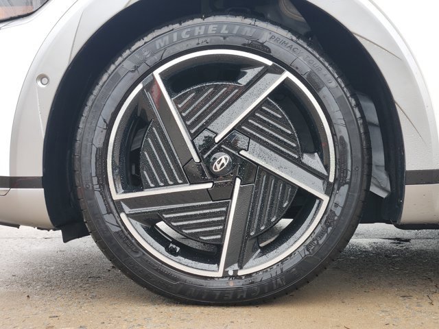 Certified 2025 Hyundai Ioniq 5 Limited image 11