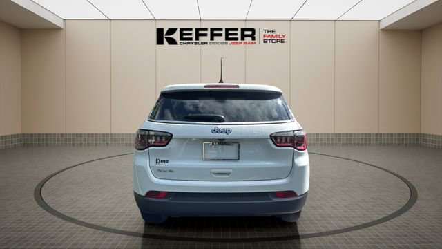 Certified 2024 Jeep Compass Sport AWD/4WD image 4