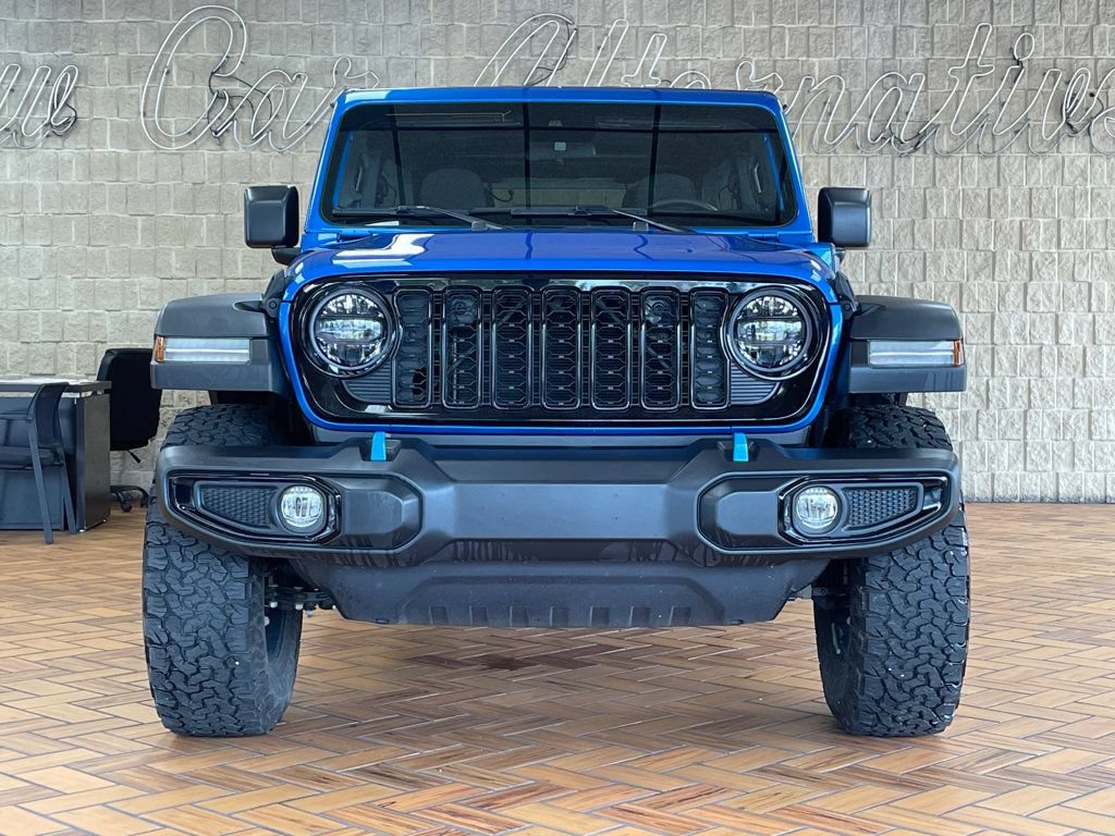 Used 2024 Jeep Wrangler Unlimited AWD/4WD image 3