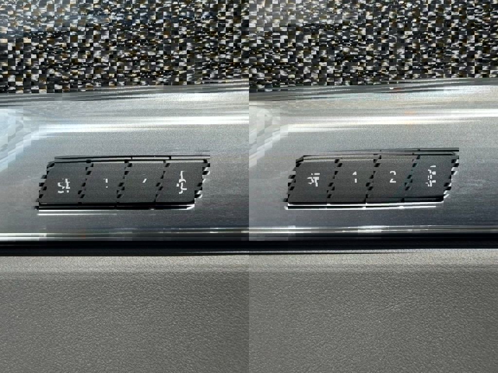 Used 2025 Cadillac Escalade V image 17