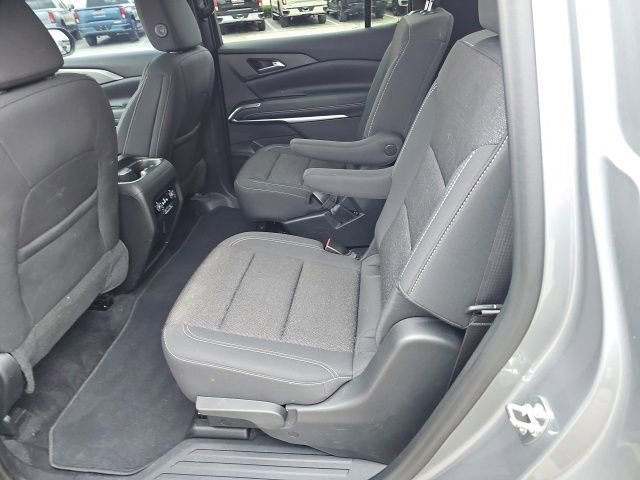 Used 2024 Chevrolet Traverse LT image 34