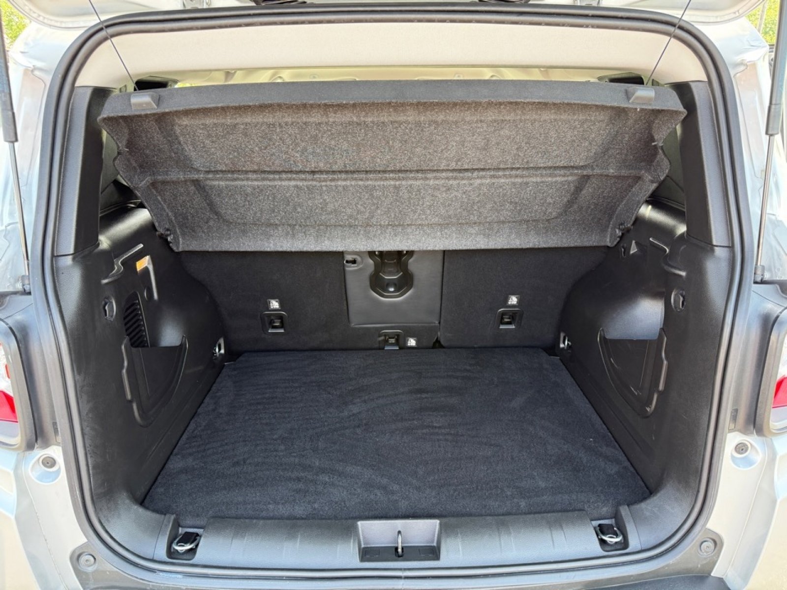 Used 2021 Jeep Renegade Limited image 20