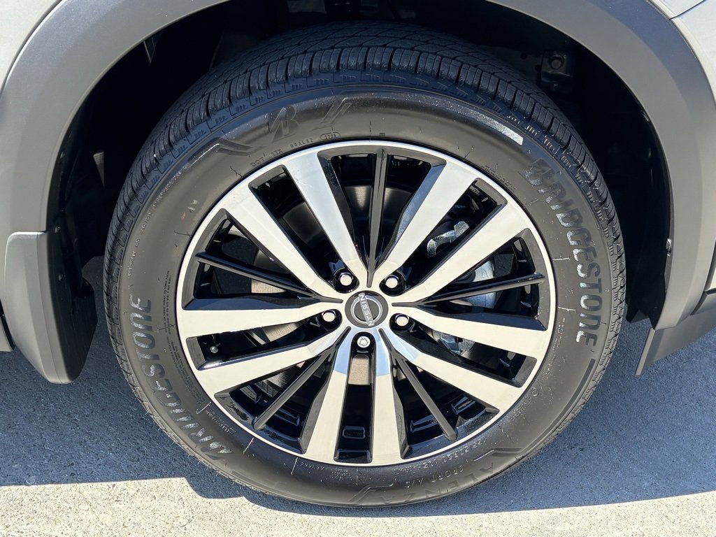 New 2025 Nissan Pathfinder Platinum w/ Cargo Package image 29