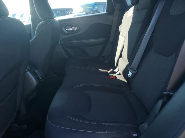 Used 2016 Jeep Cherokee Latitude w/ Cold Weather Group image 26