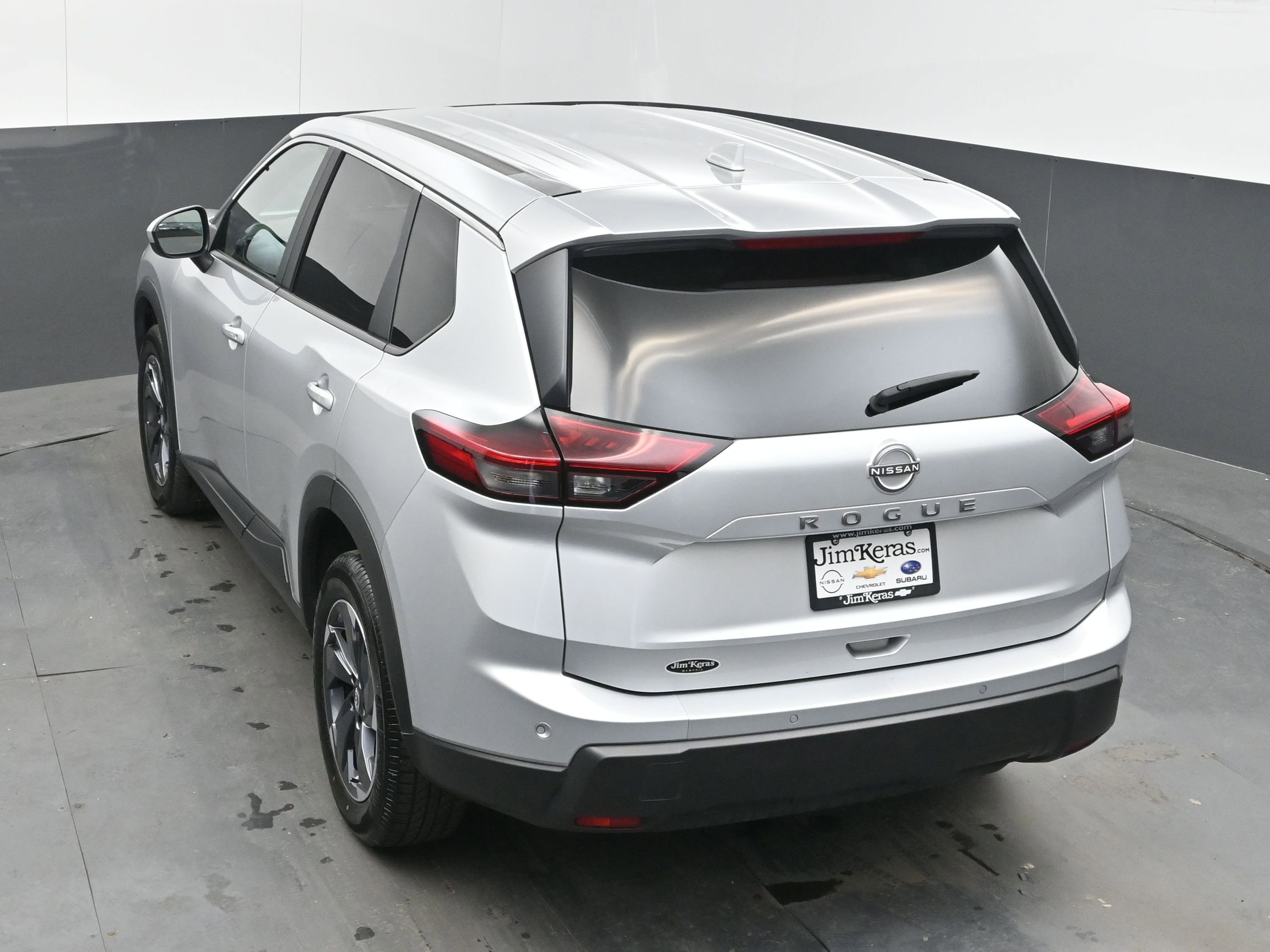 Used 2025 Nissan Rogue SV image 36