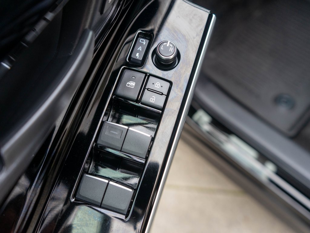 Used 2024 Subaru Solterra Limited w/ Limited Package image 17