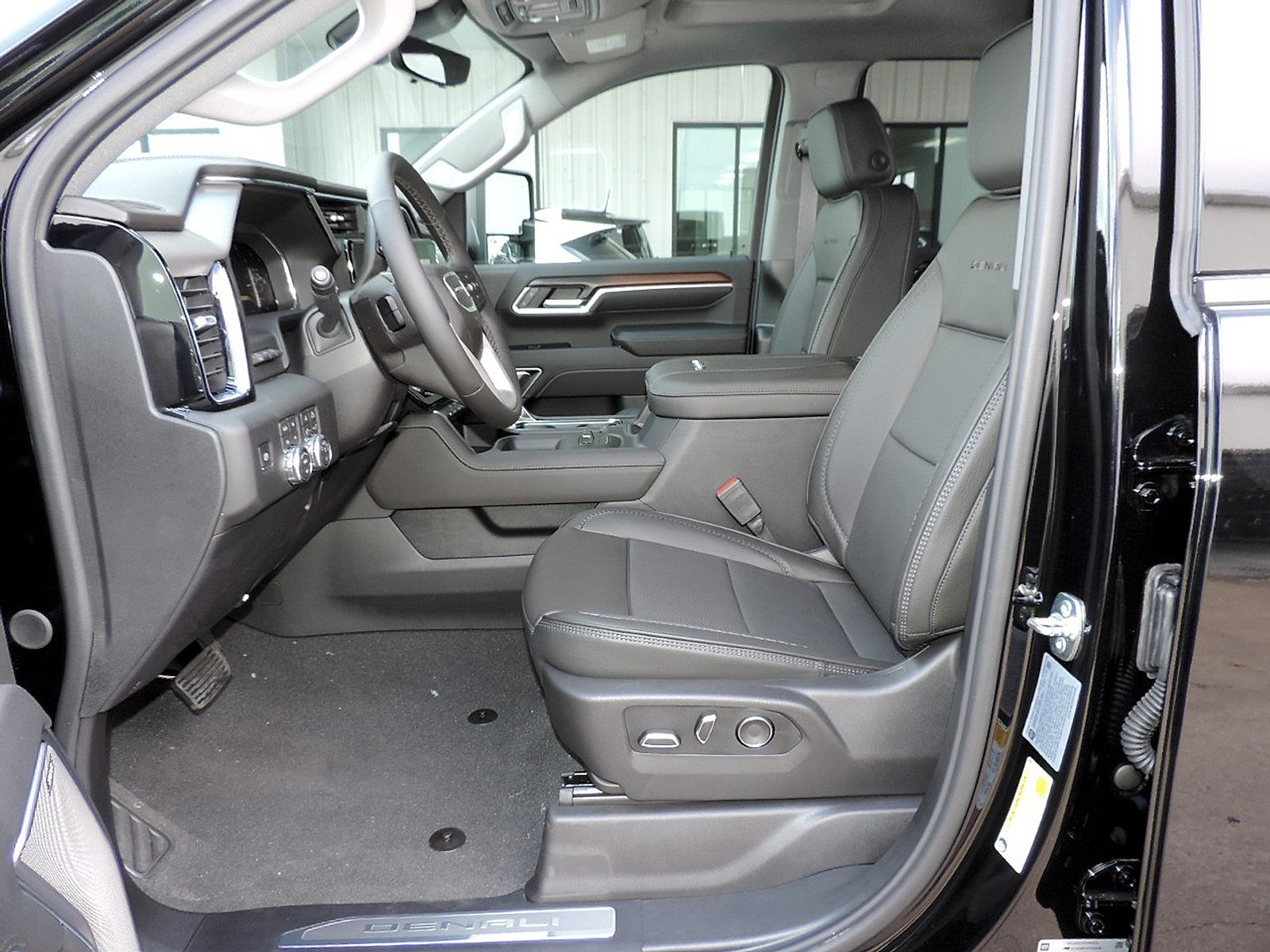 New 2026 GMC Sierra 3500 Denali w/ Denali Reserve Package AWD/4WD image 10