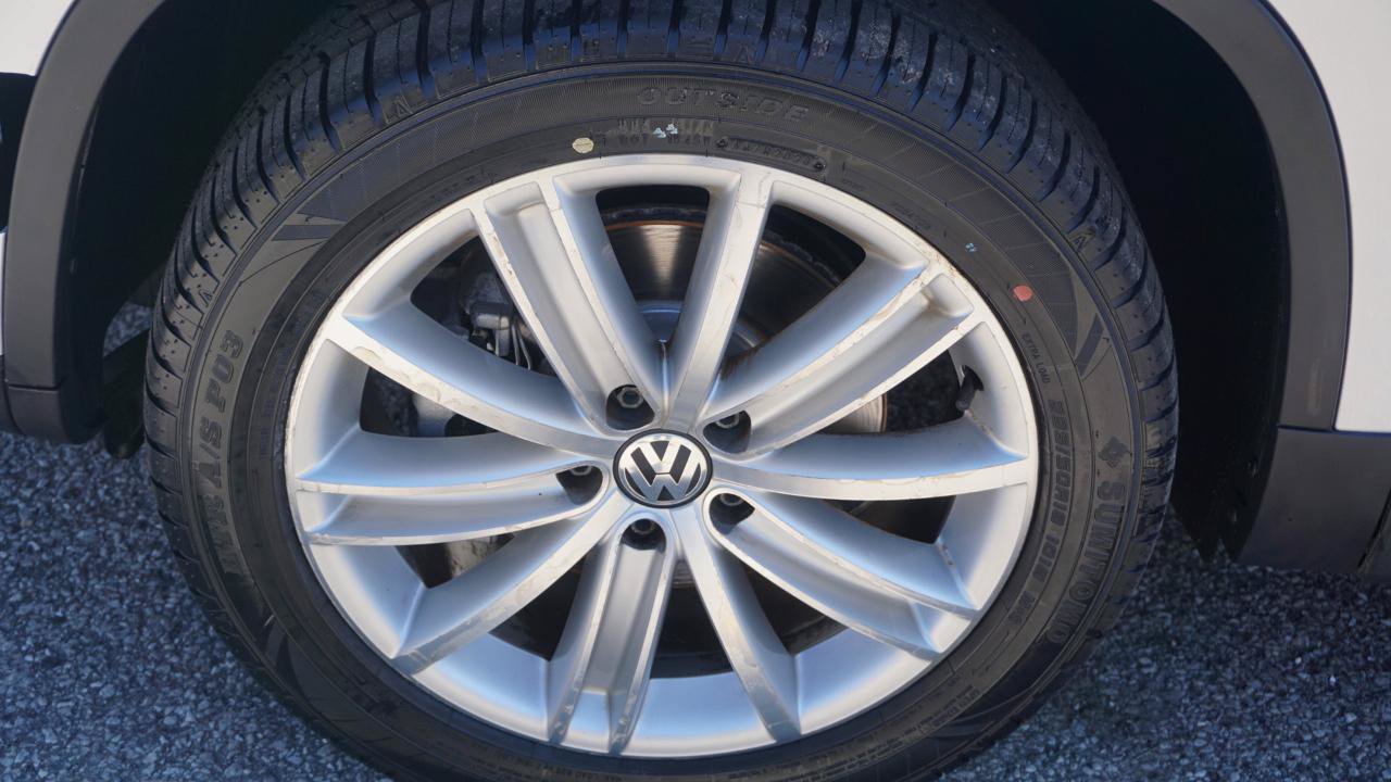 Used 2015 Volkswagen Tiguan SEL FWD image 19