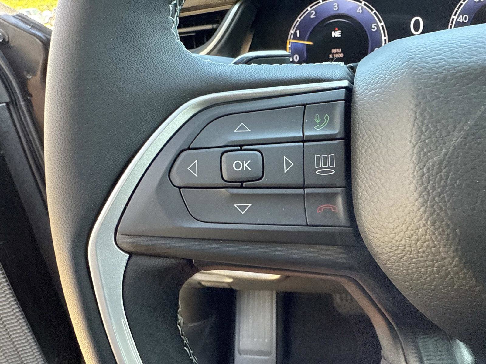 New 2025 Jeep Grand Cherokee L Altitude image 30