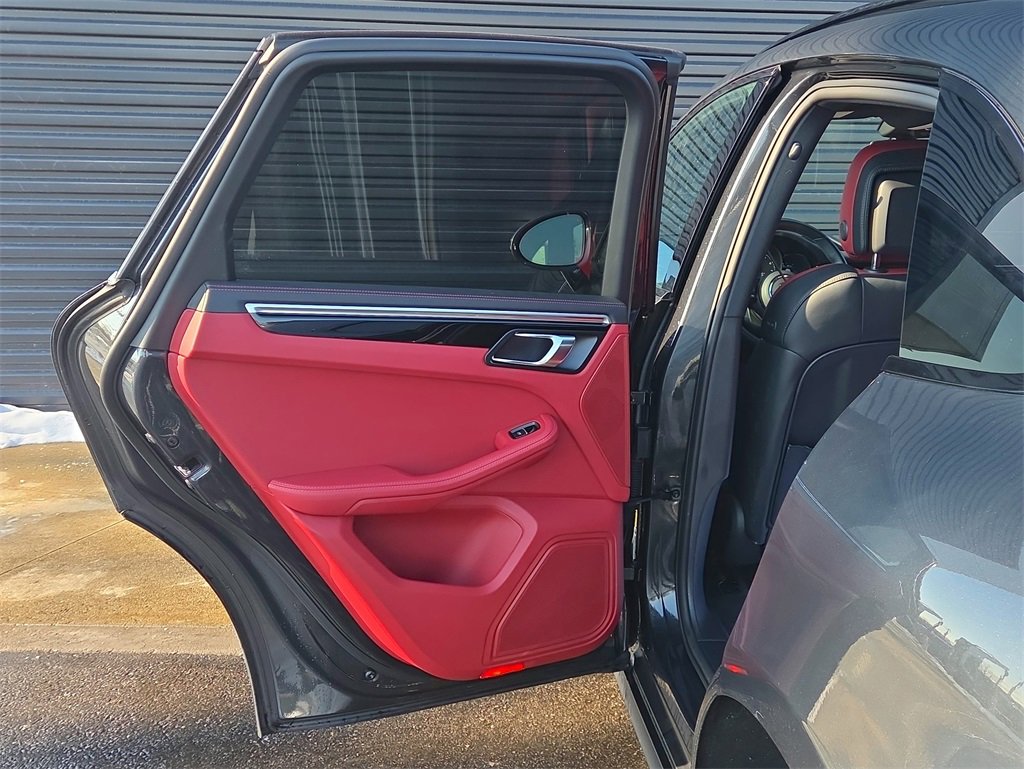 Certified 2023 Porsche Macan GTS image 16