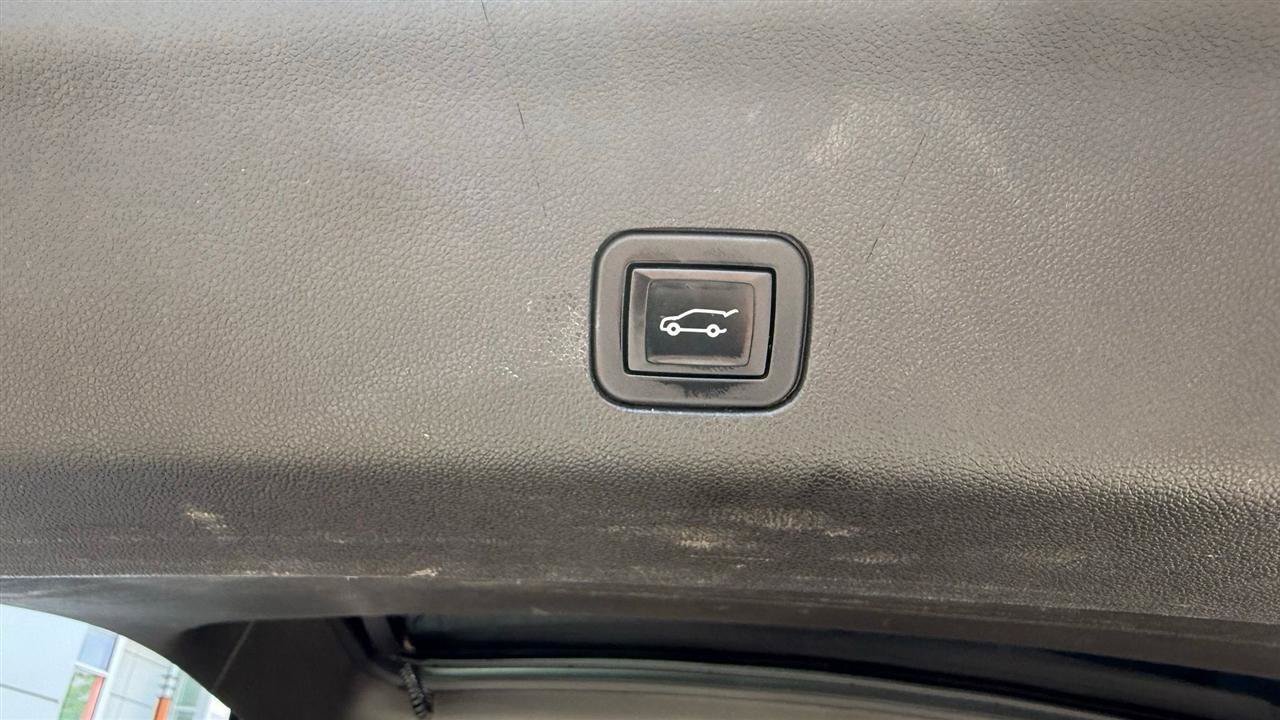 Used 2021 Chevrolet Tahoe High Country AWD/4WD image 34