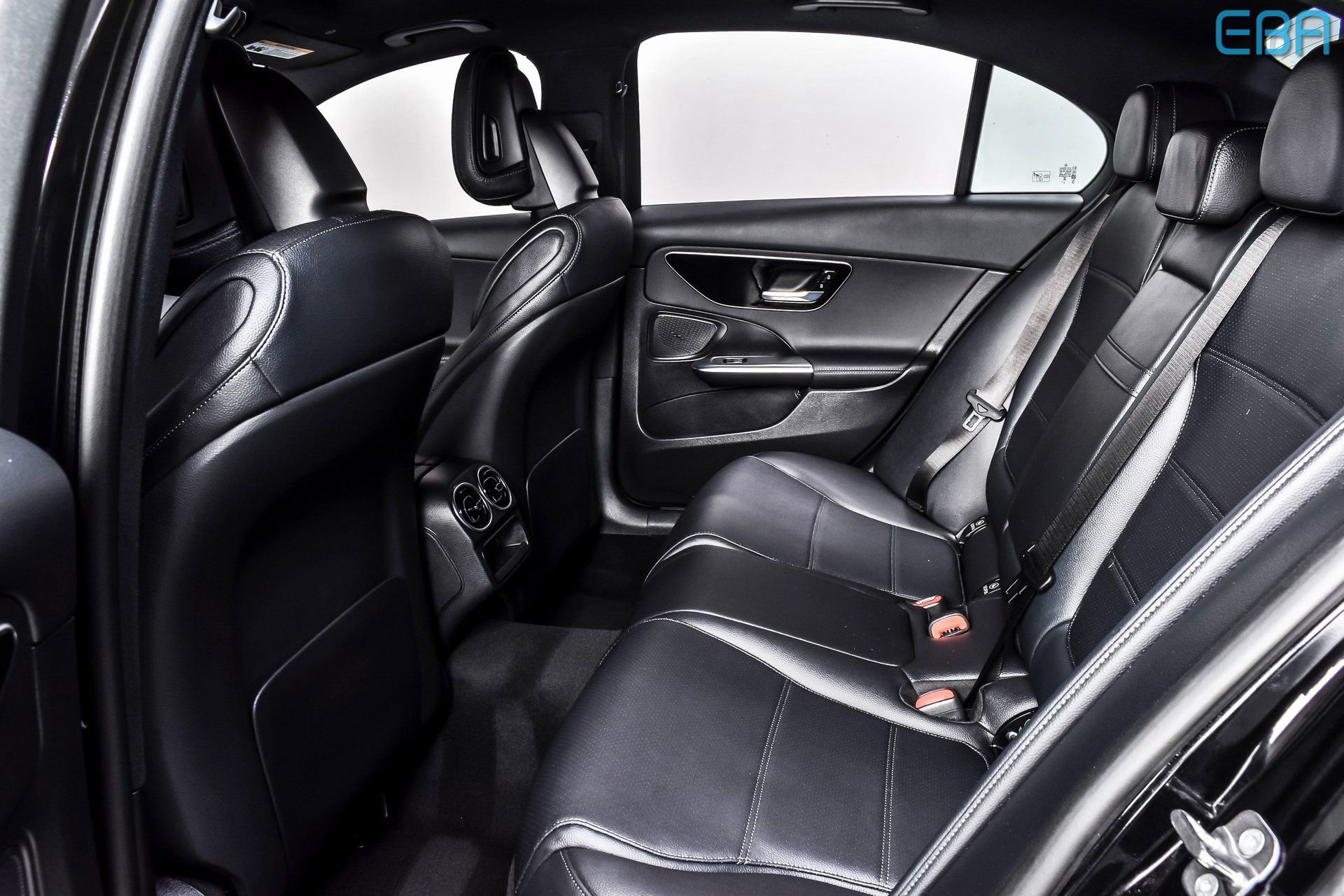 Used 2025 Mercedes-Benz C 300 4MATIC Sedan image 22