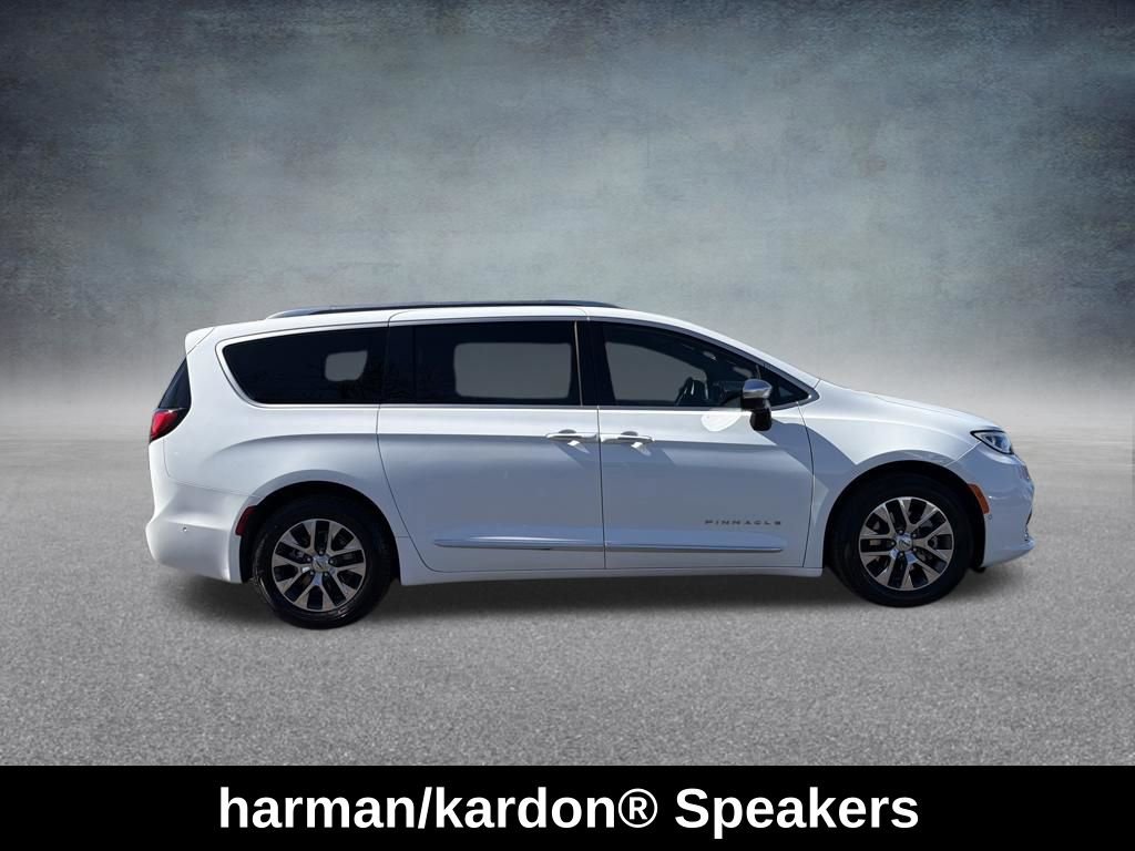 Used 2023 Chrysler Pacifica Pinnacle image 7