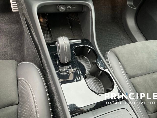 Used 2021 Volvo XC40 P8 Recharge w/ Advanced Package AWD/4WD image 19