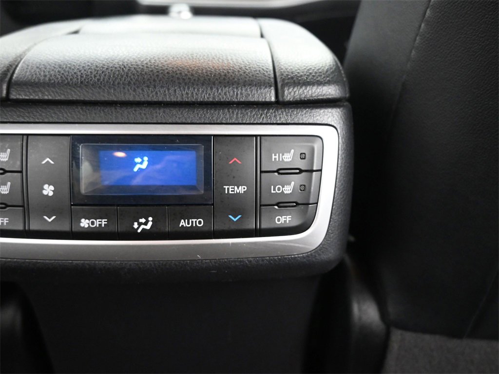 Used 2019 Toyota Highlander Limited Platinum image 16