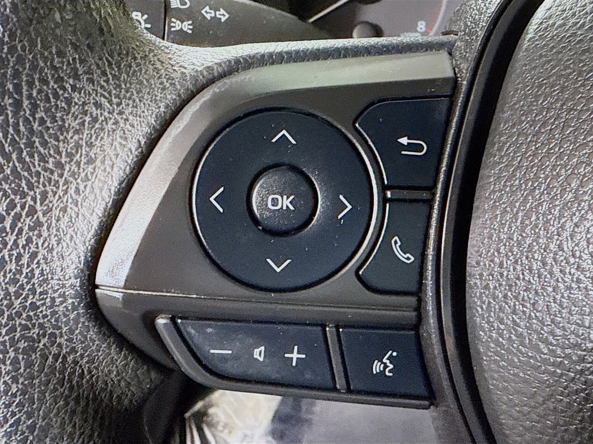 Used 2023 Toyota Corolla LE image 10