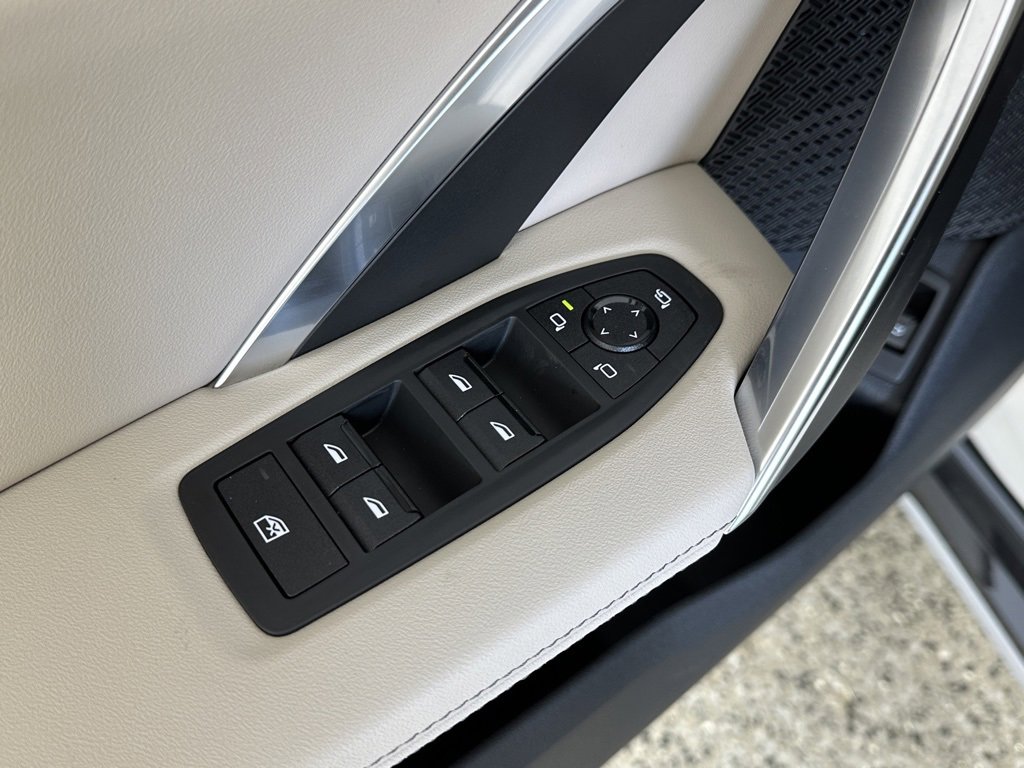 New 2025 BMW X1 xDrive28i w/ Premium Package image 9