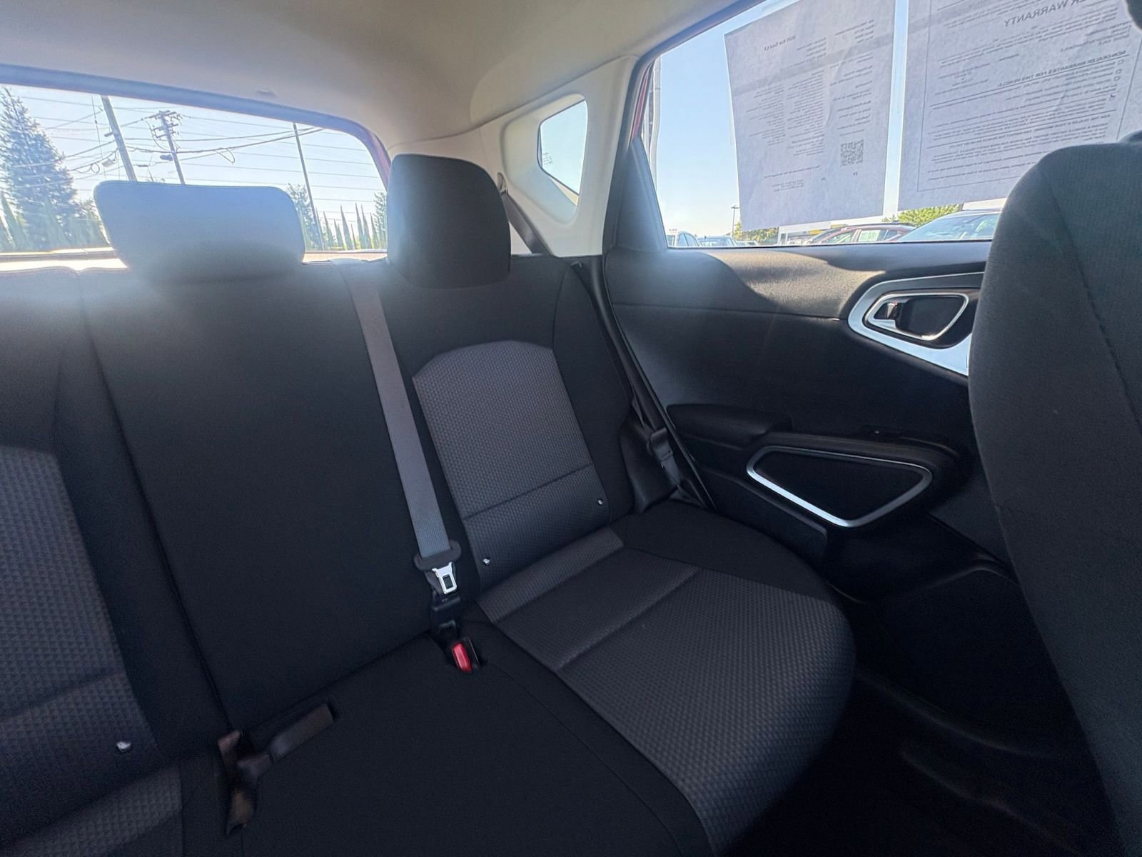 Used 2025 Kia Soul LX w/ LX Technology Package FWD image 35