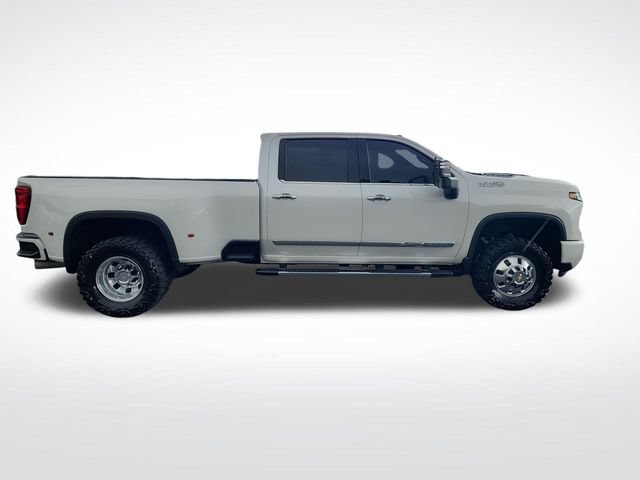 Used 2024 Chevrolet Silverado 3500 High Country w/ High Country Premium Package AWD/4WD image 6