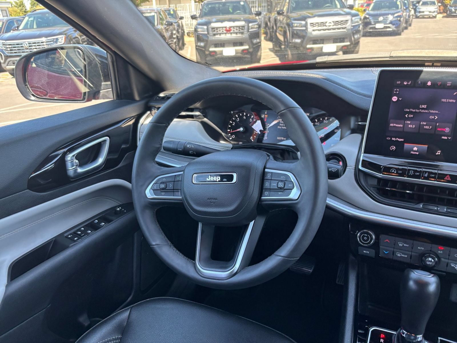 Used 2025 Jeep Compass Limited AWD/4WD image 34