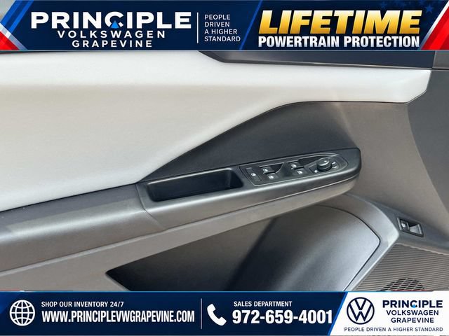 Used 2023 Volkswagen Taos SE w/ Panoramic Sunroof Package FWD image 10