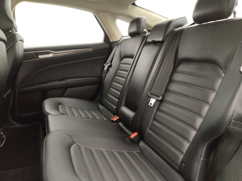 Used 2018 Ford Fusion SE w/ Fusion SE Technology Package image 18