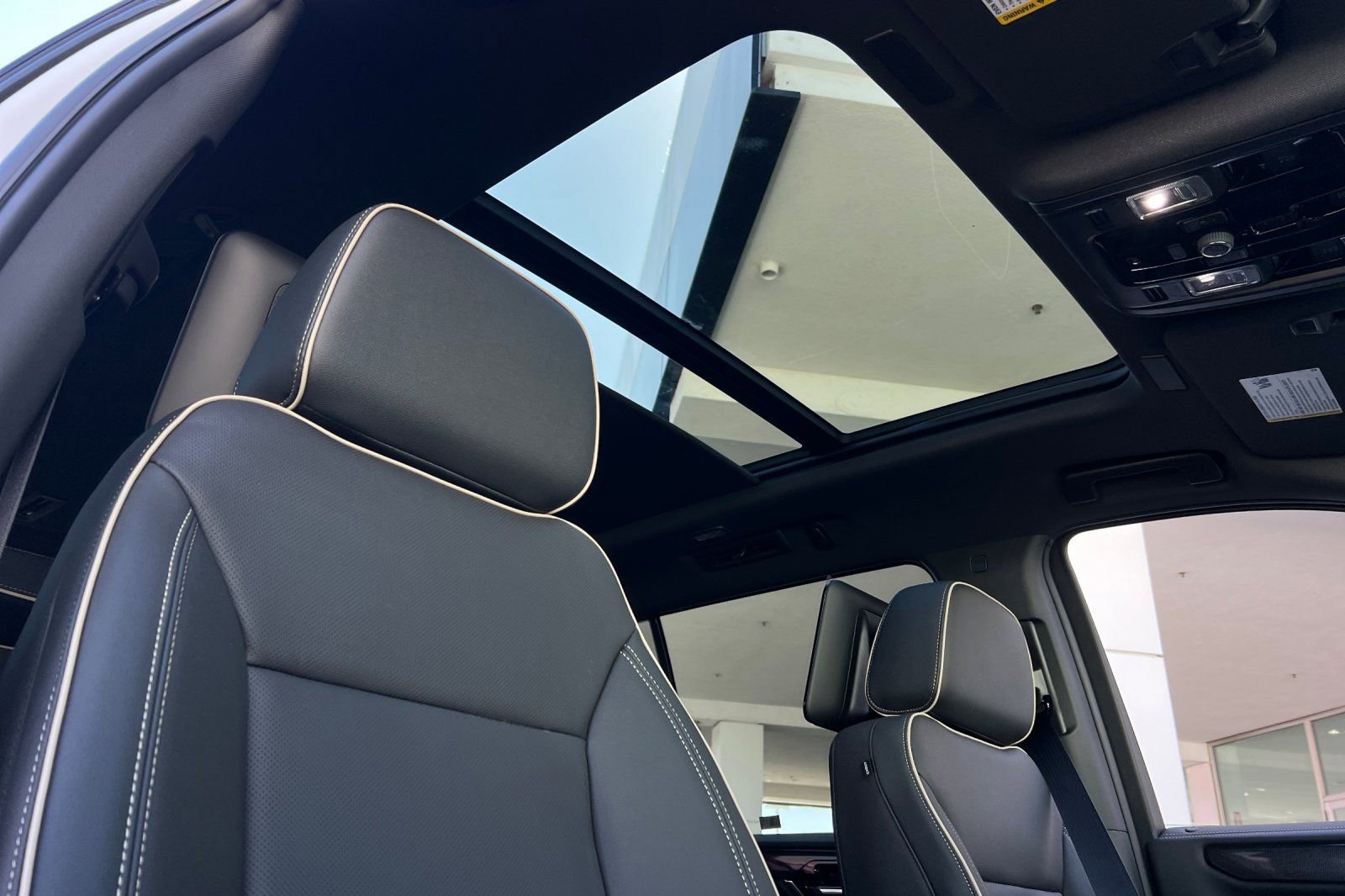 New 2026 GMC Yukon XL Elevation w/ Elevation Premium Package RWD image 17