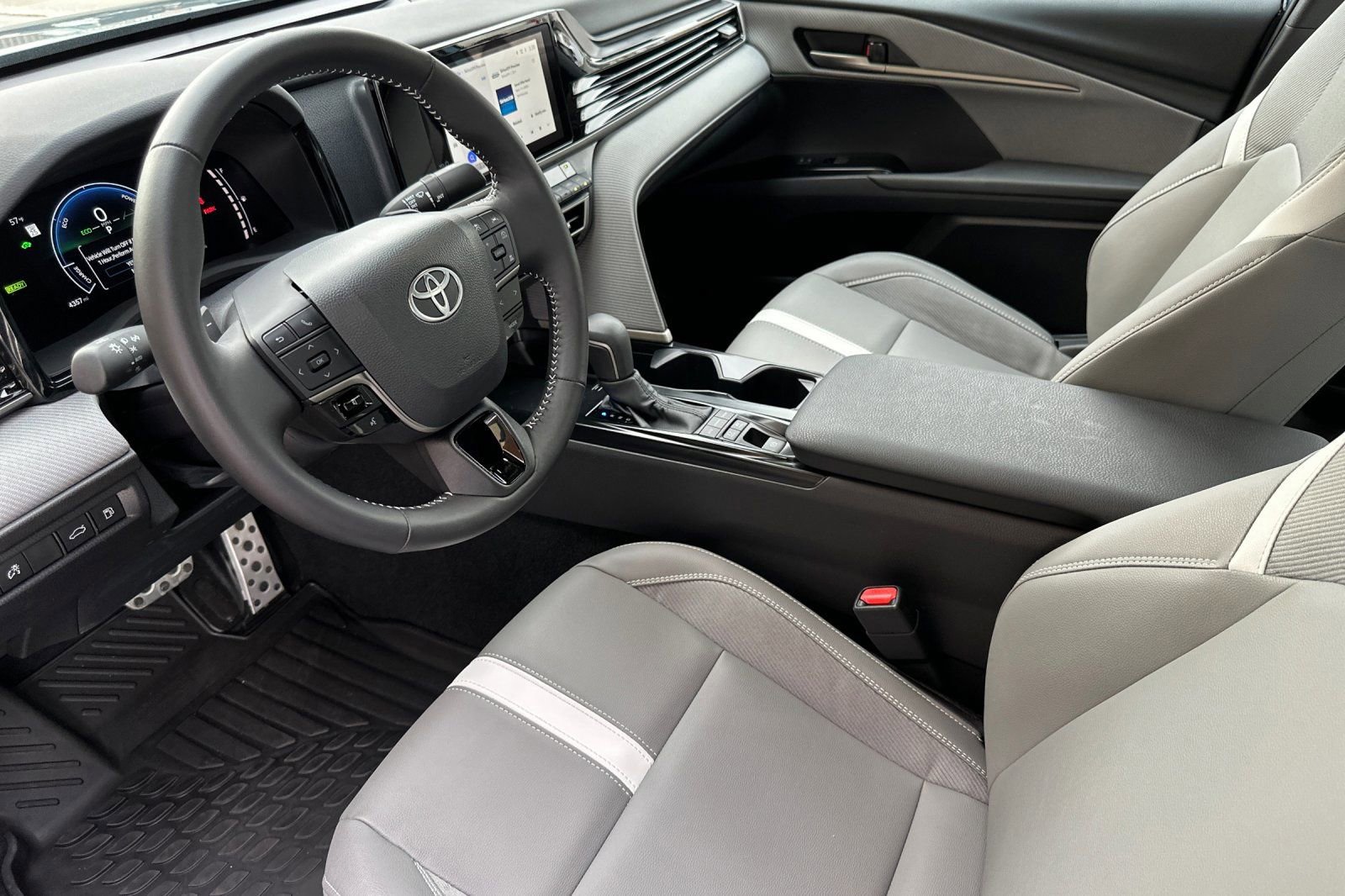 Used 2026 Toyota Camry SE image 10