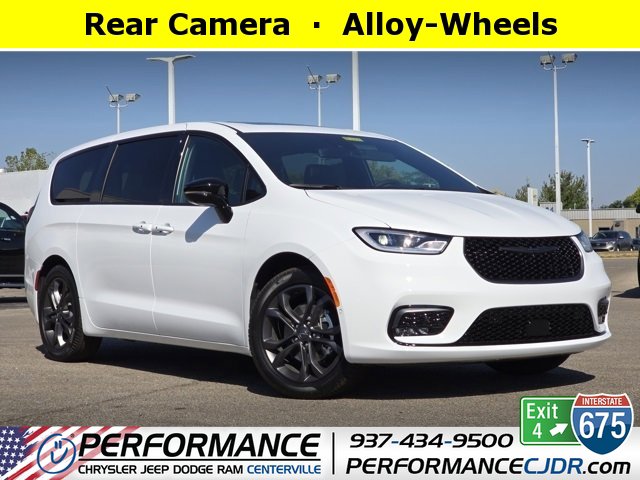New 2026 Chrysler Pacifica Select image 1