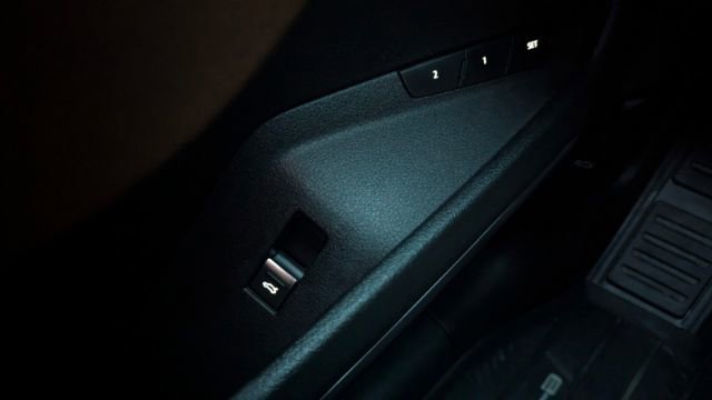 Used 2021 Audi e-tron Prestige image 32