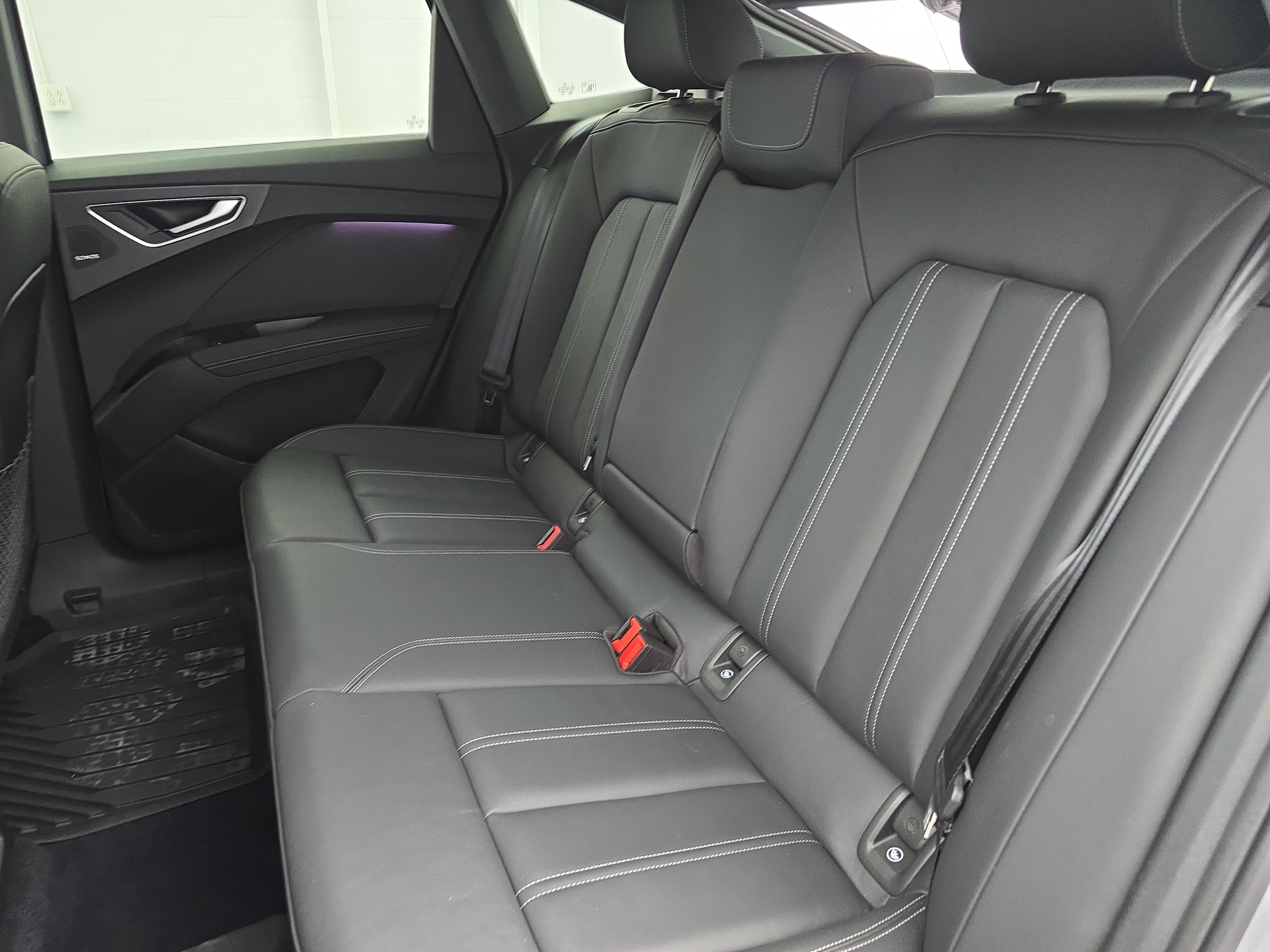Used 2024 Audi Q4 e-tron Prestige AWD/4WD image 14