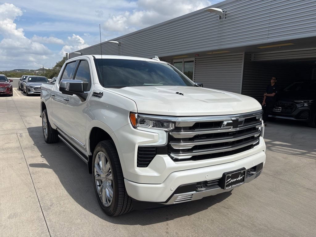 Used 2024 Chevrolet Silverado 1500 High Country w/ Technology Package video 3