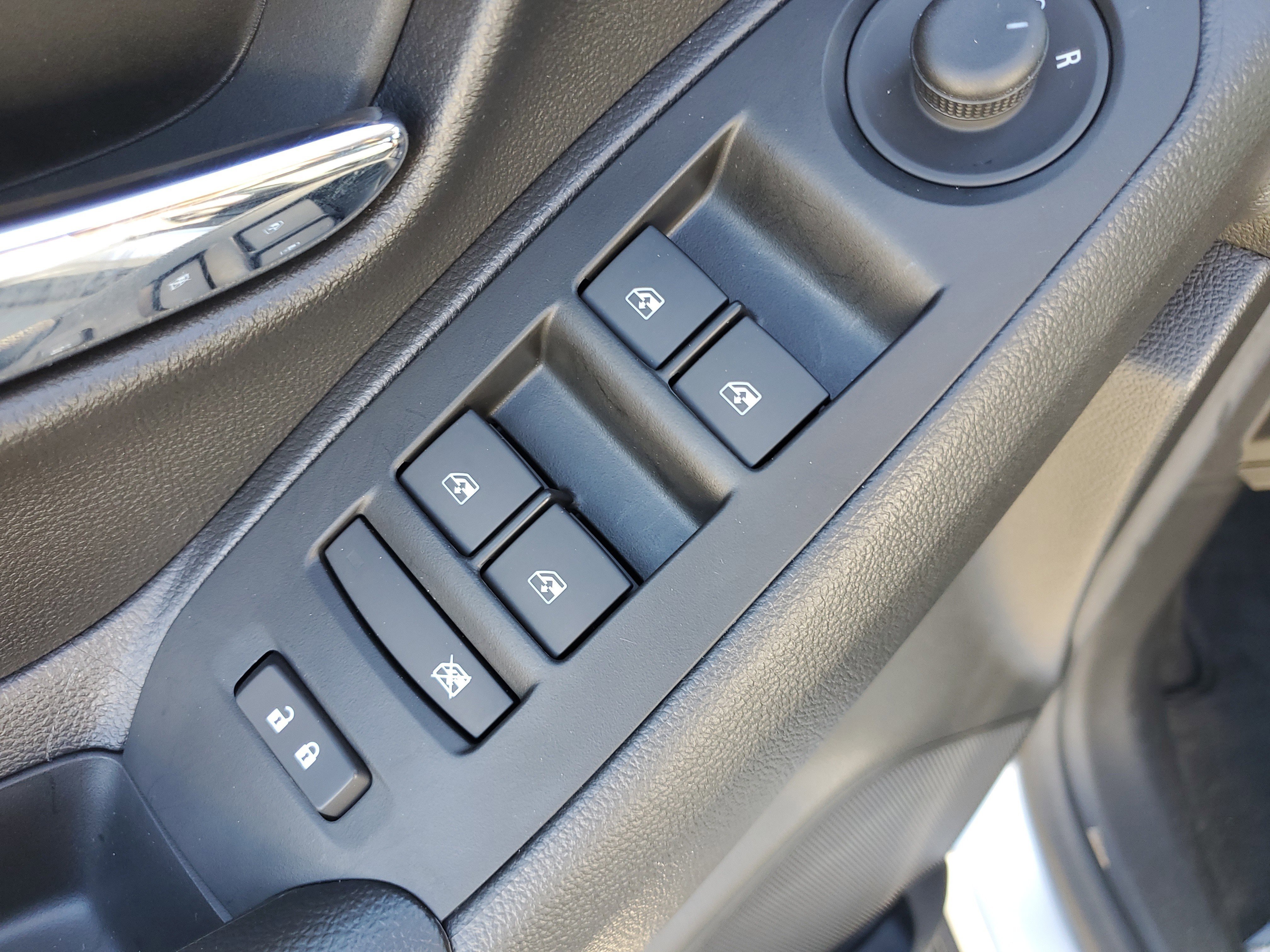 Used 2022 Chevrolet Trax LT w/ LT Convenience Package image 19