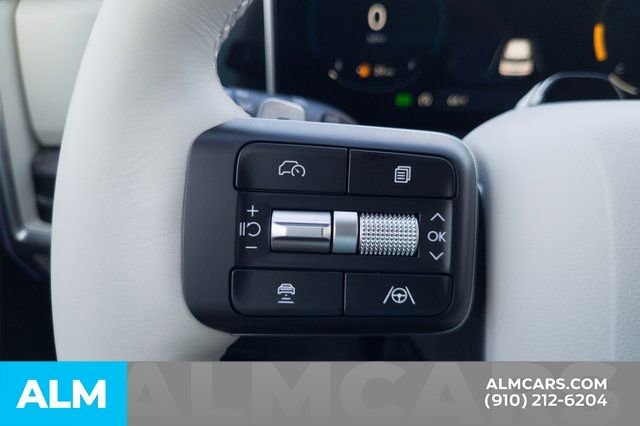 Certified 2025 Hyundai Santa Fe Limited image 28