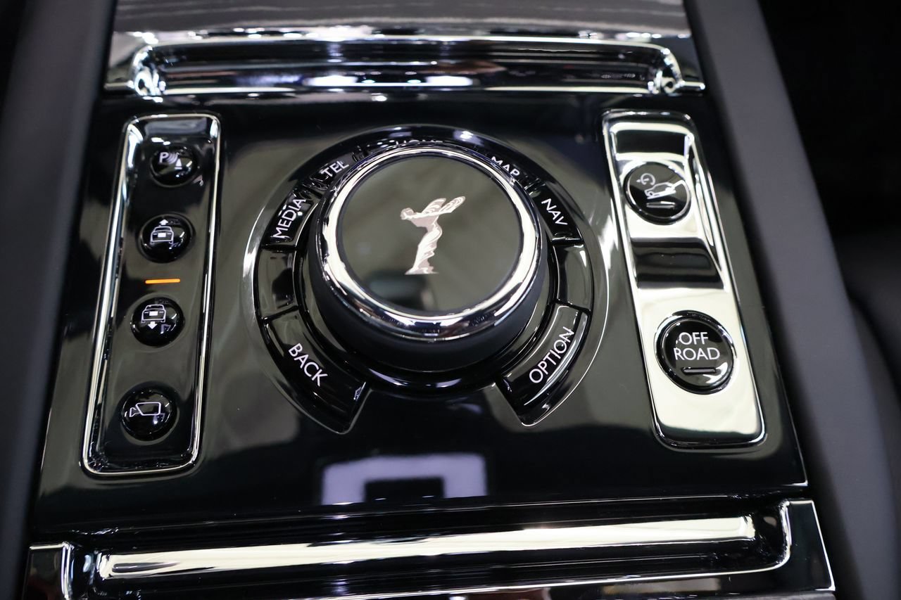 New 2026 Rolls-Royce Cullinan AWD/4WD image 28