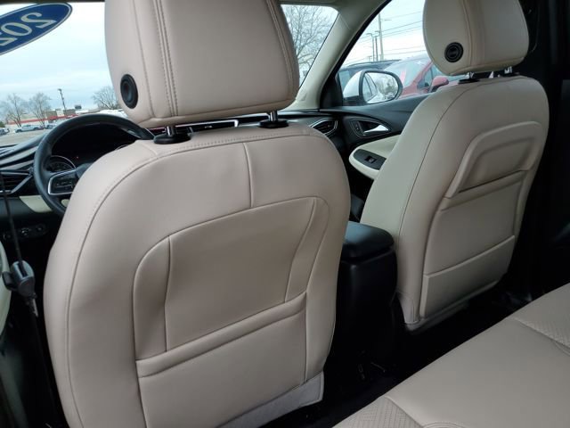 Used 2021 Buick Encore GX Essence image 35