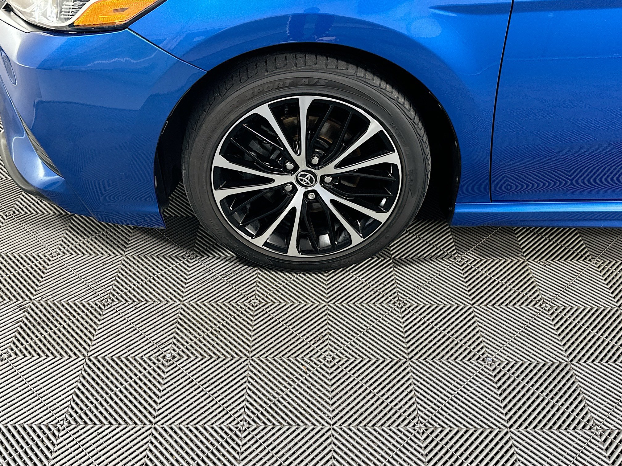 Used 2020 Toyota Camry SE w/ Audio Package FWD image 11