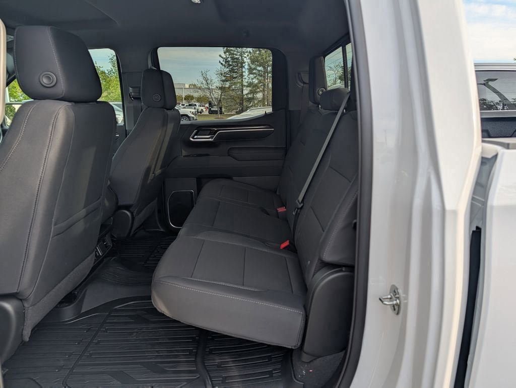 New 2026 GMC Sierra 1500 SLE w/ X31 Off-Road Package AWD/4WD image 13