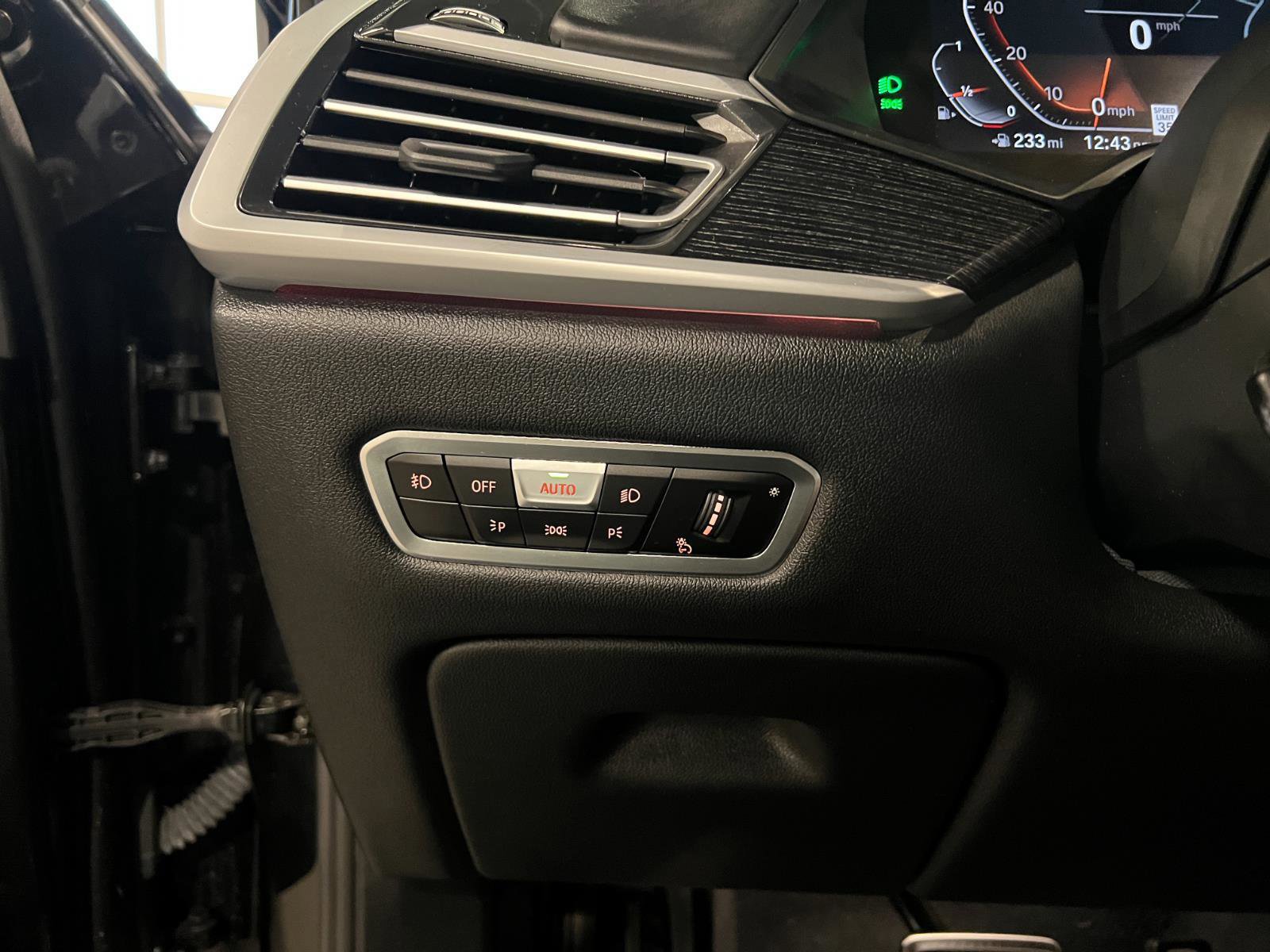 Used 2021 BMW X7 xDrive40i w/ M Sport Package image 16