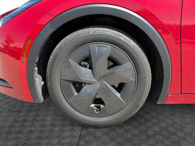 Used 2024 Toyota Prius LE FWD image 13